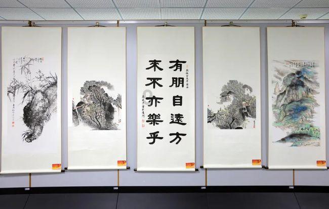 和刘孃孃一起下田收中药